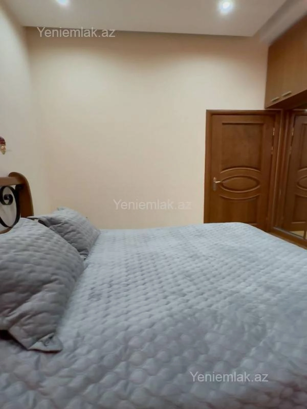 Satılır 3 otaqlı köhnə tikili 90 m²