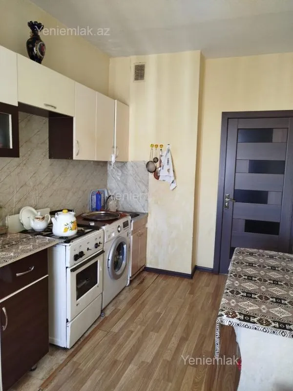 Satılır 3 otaqlı köhnə tikili 70 m²