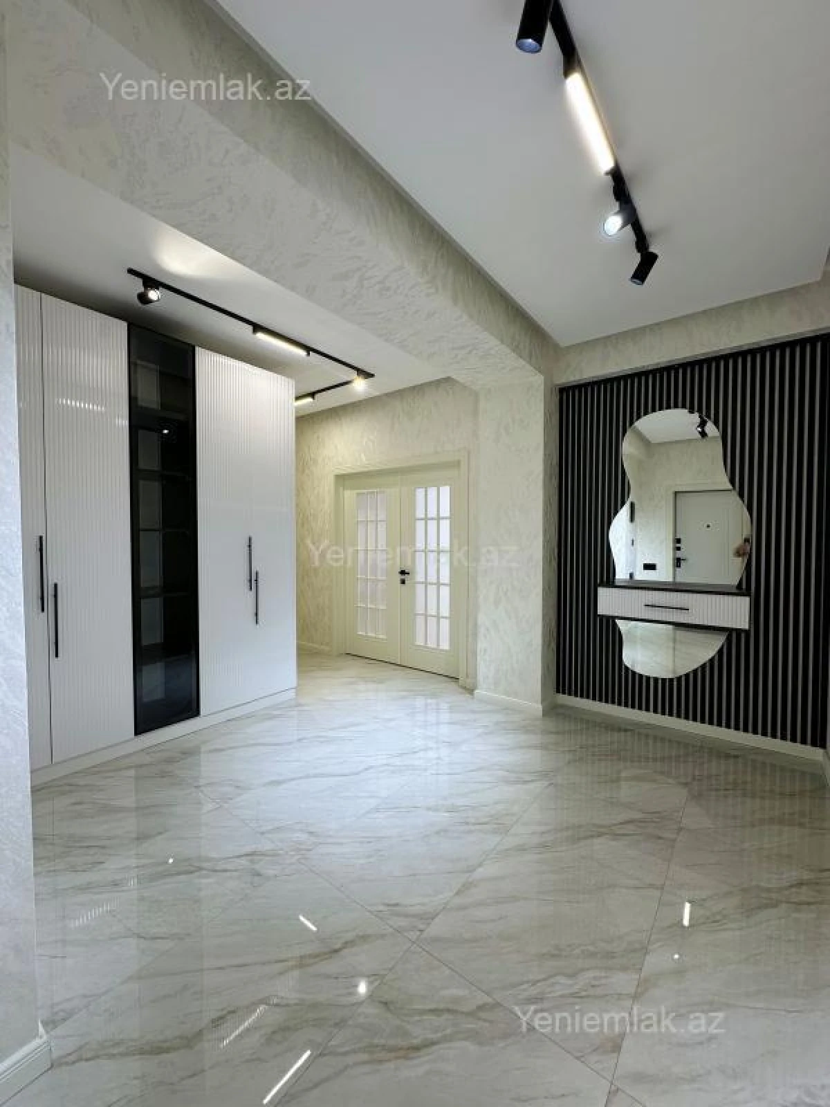 Satılır 3 otaqlı yeni tikili 115 m²