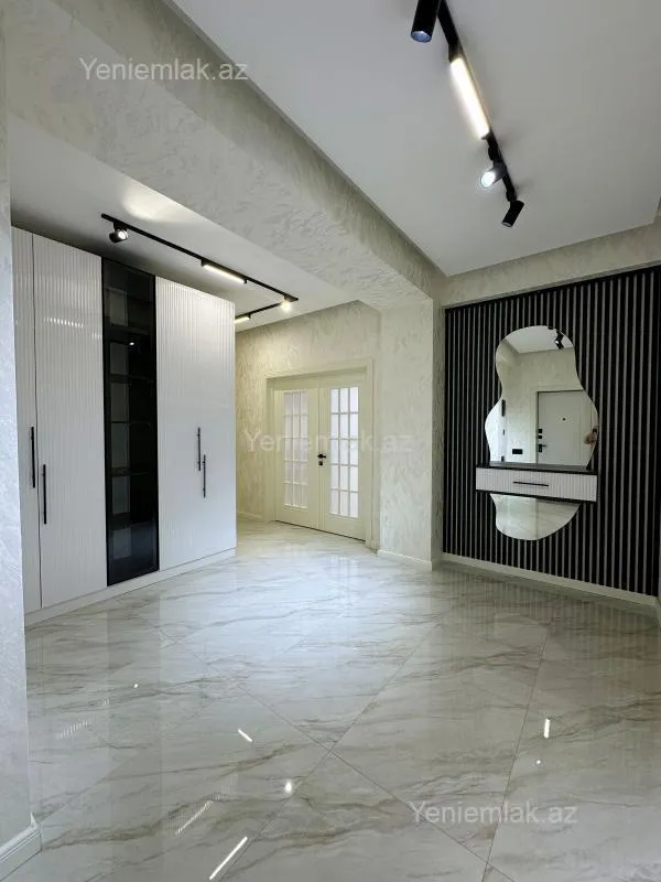 Satılır 3 otaqlı yeni tikili 115 m²