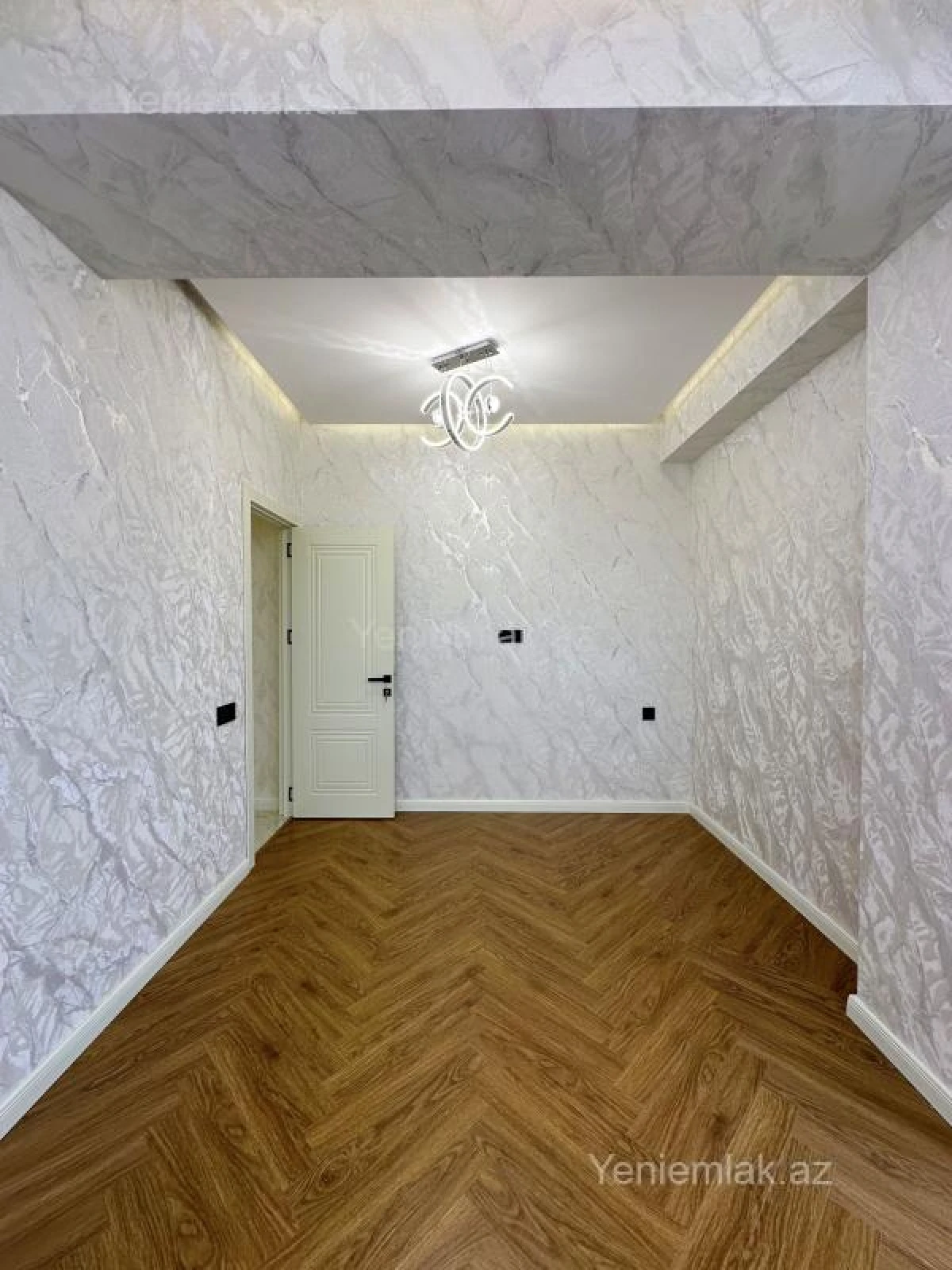 Satılır 3 otaqlı yeni tikili 115 m²