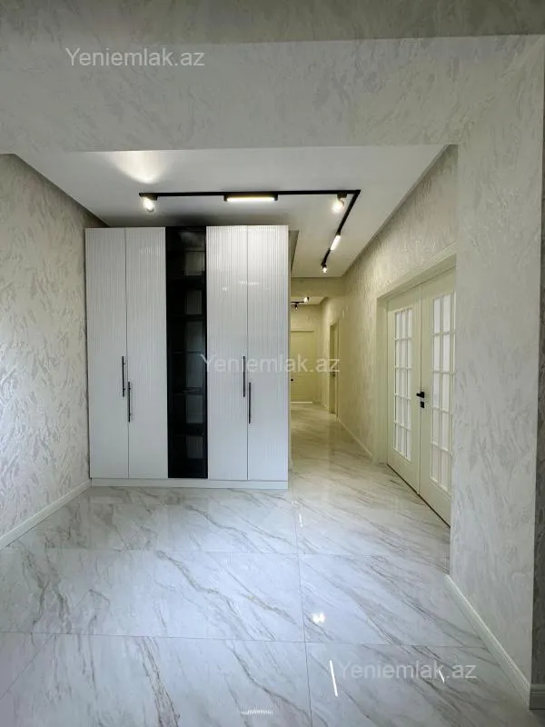 Satılır 3 otaqlı yeni tikili 115 m²