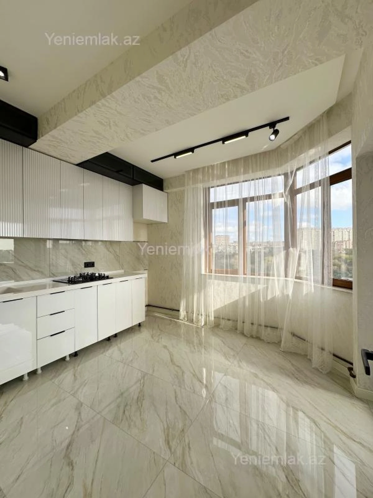 Satılır 3 otaqlı yeni tikili 115 m²