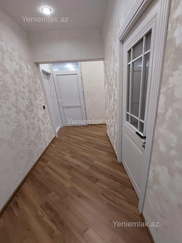 Satılır 2 otaqlı köhnə tikili 65 m²