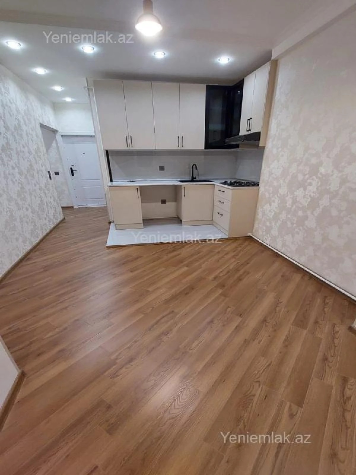 Satılır 2 otaqlı köhnə tikili 65 m²