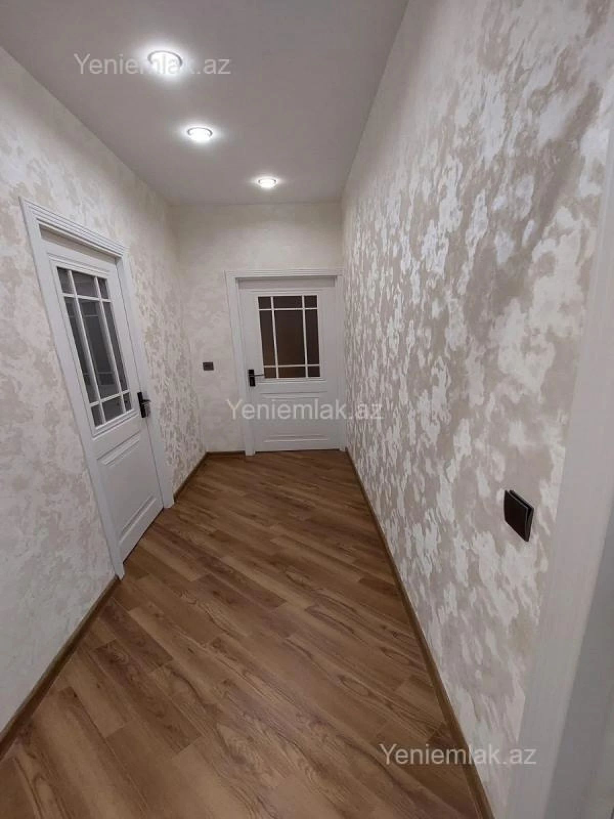Satılır 2 otaqlı köhnə tikili 65 m²