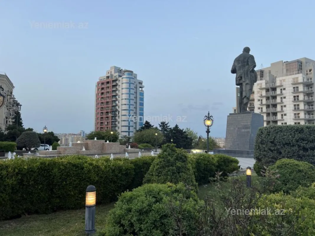 Satılır 3 otaqlı köhnə tikili 95 m²