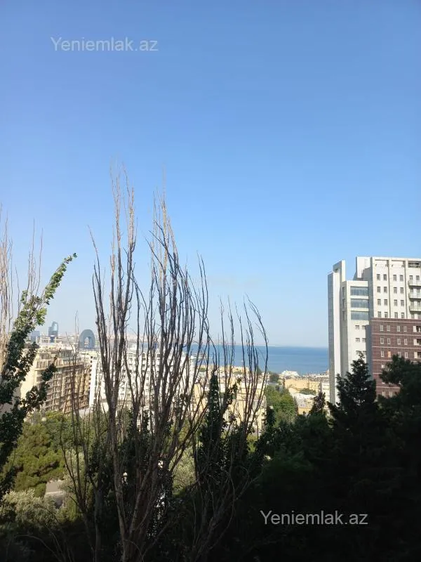 Satılır 3 otaqlı köhnə tikili 95 m²