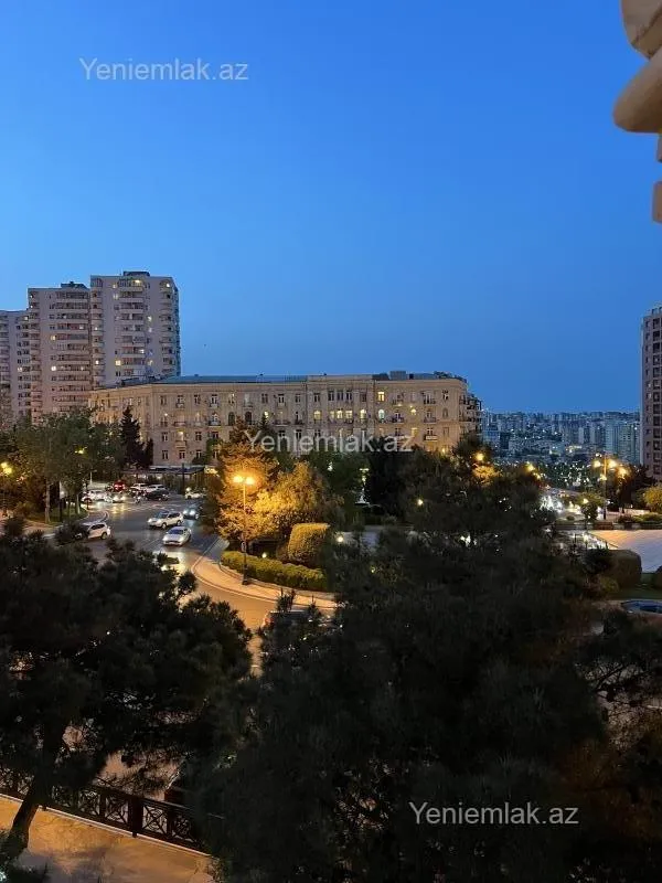 Satılır 3 otaqlı köhnə tikili 95 m²