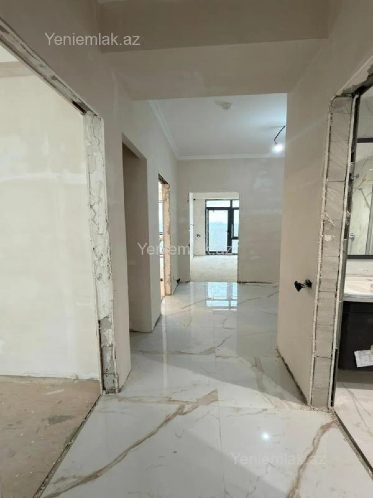 Satılır 3 otaqlı yeni tikili 96 m²