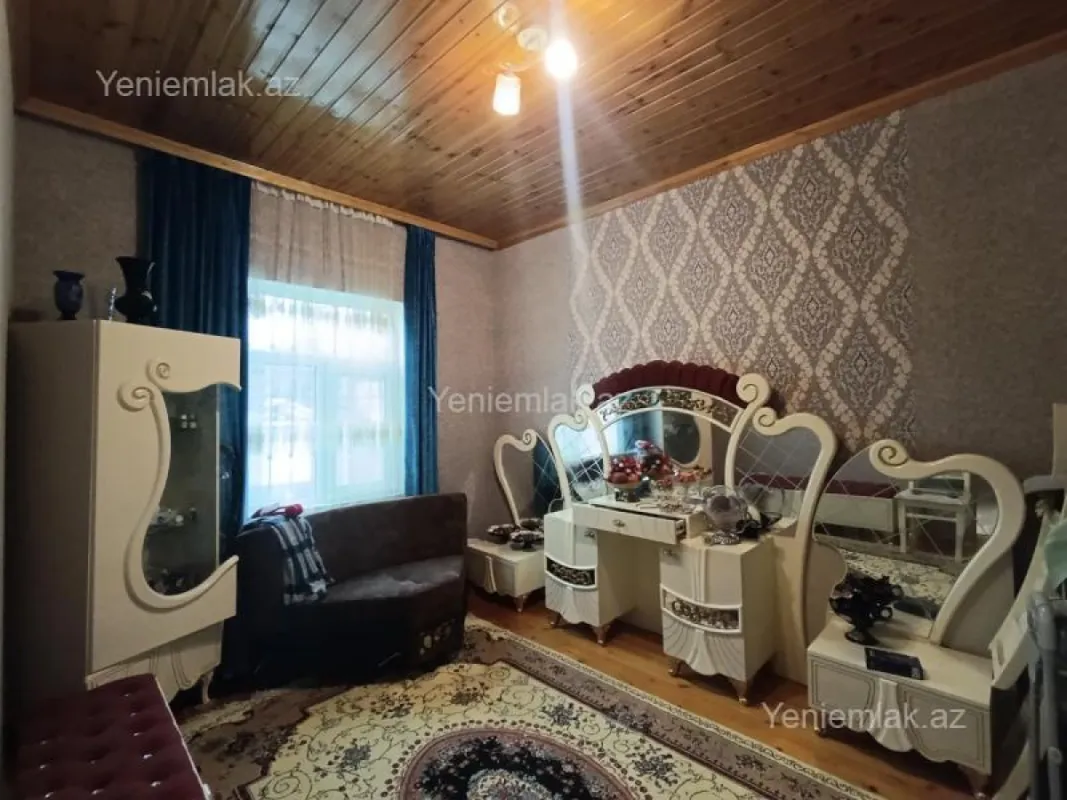 Satılır 4 otaqlı həyət evi 100 m²