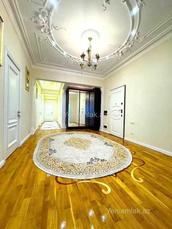 Satılır 4 otaqlı yeni tikili 230 m²