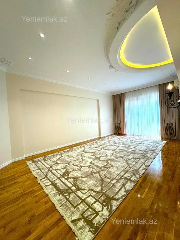 Satılır 4 otaqlı yeni tikili 230 m²