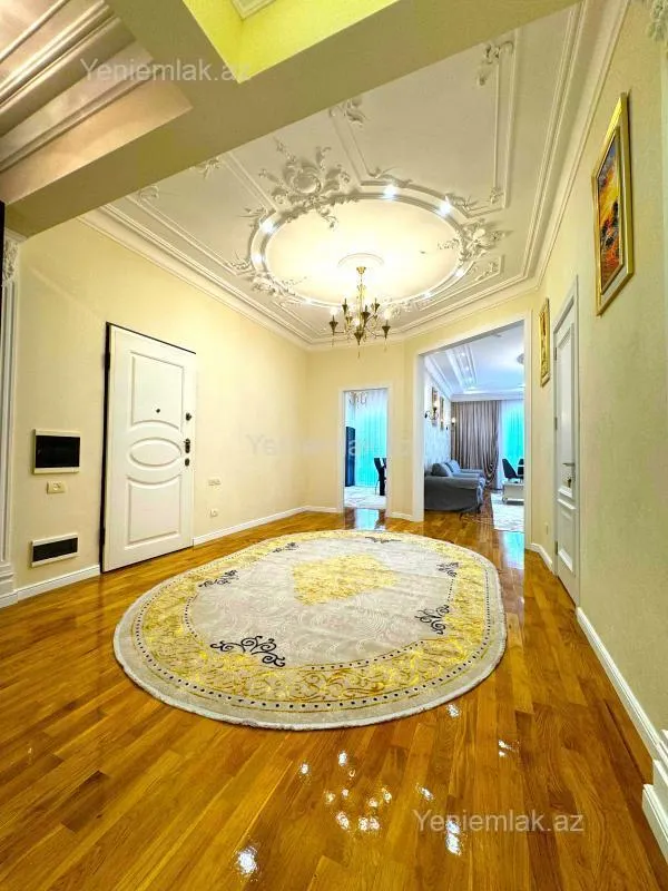 Satılır 4 otaqlı yeni tikili 230 m²