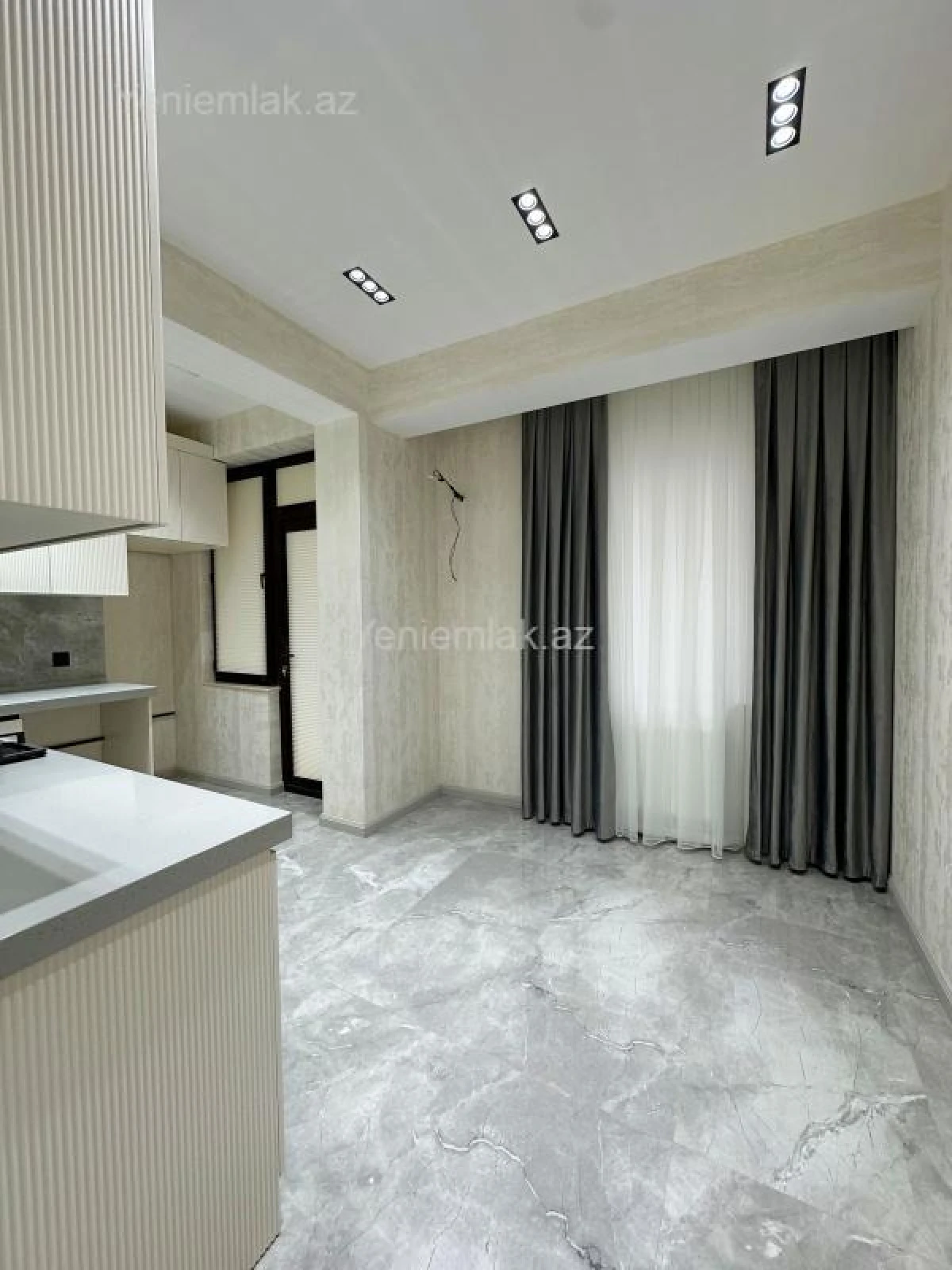 Satılır 2 otaqlı yeni tikili 80 m²
