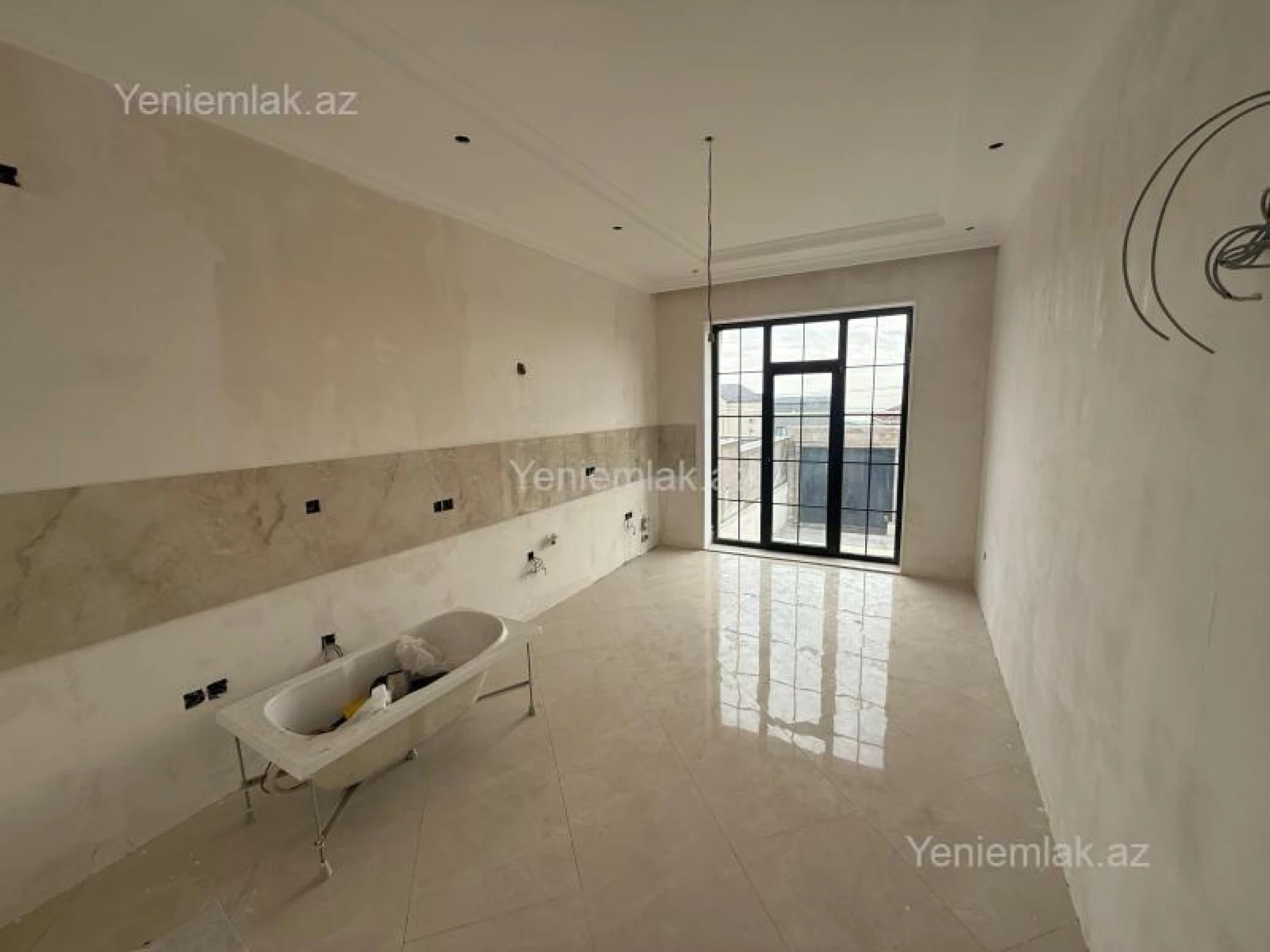 Satılır 5 otaqlı həyət evi 450 m²