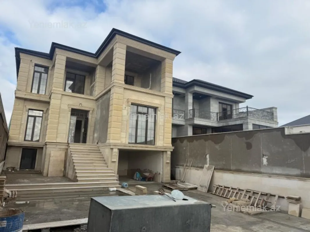 Satılır 5 otaqlı həyət evi 450 m²