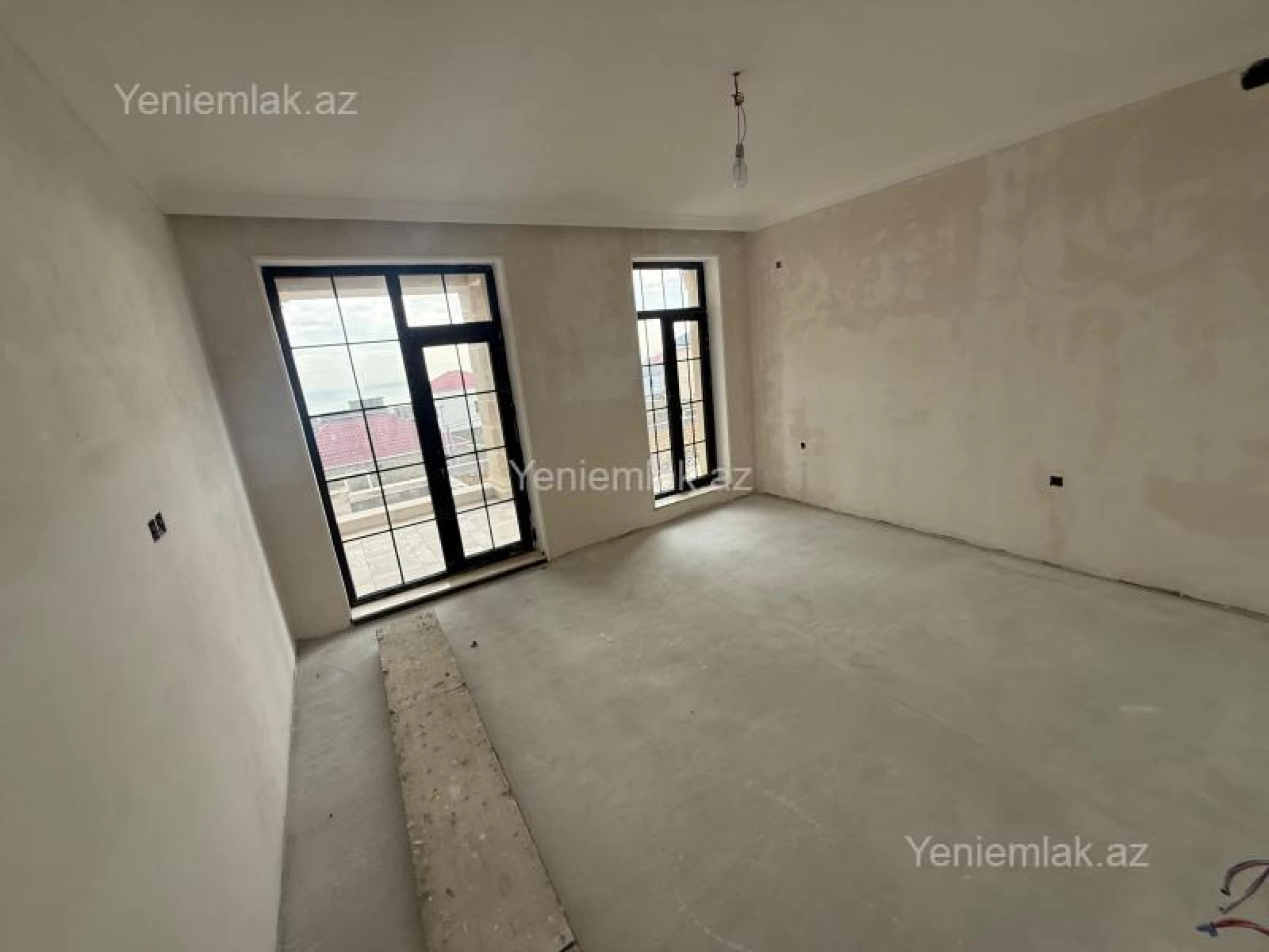 Satılır 5 otaqlı həyət evi 450 m²
