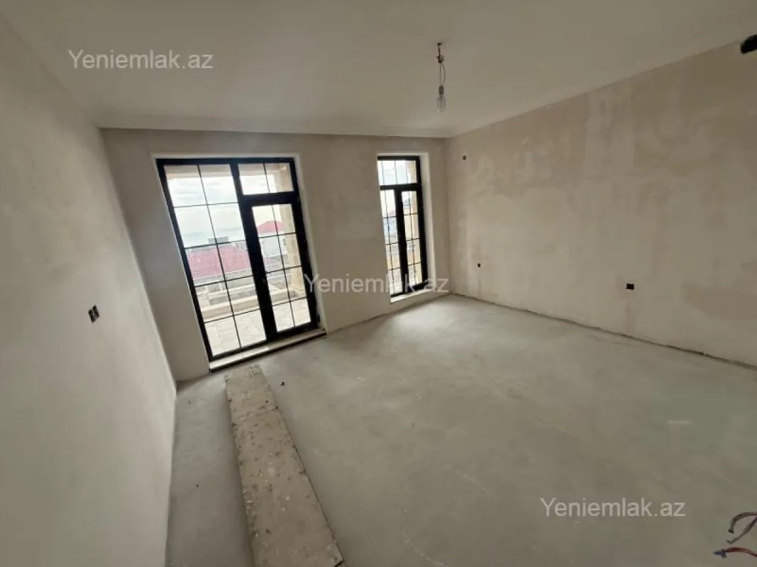 Satılır 5 otaqlı həyət evi 450 m²