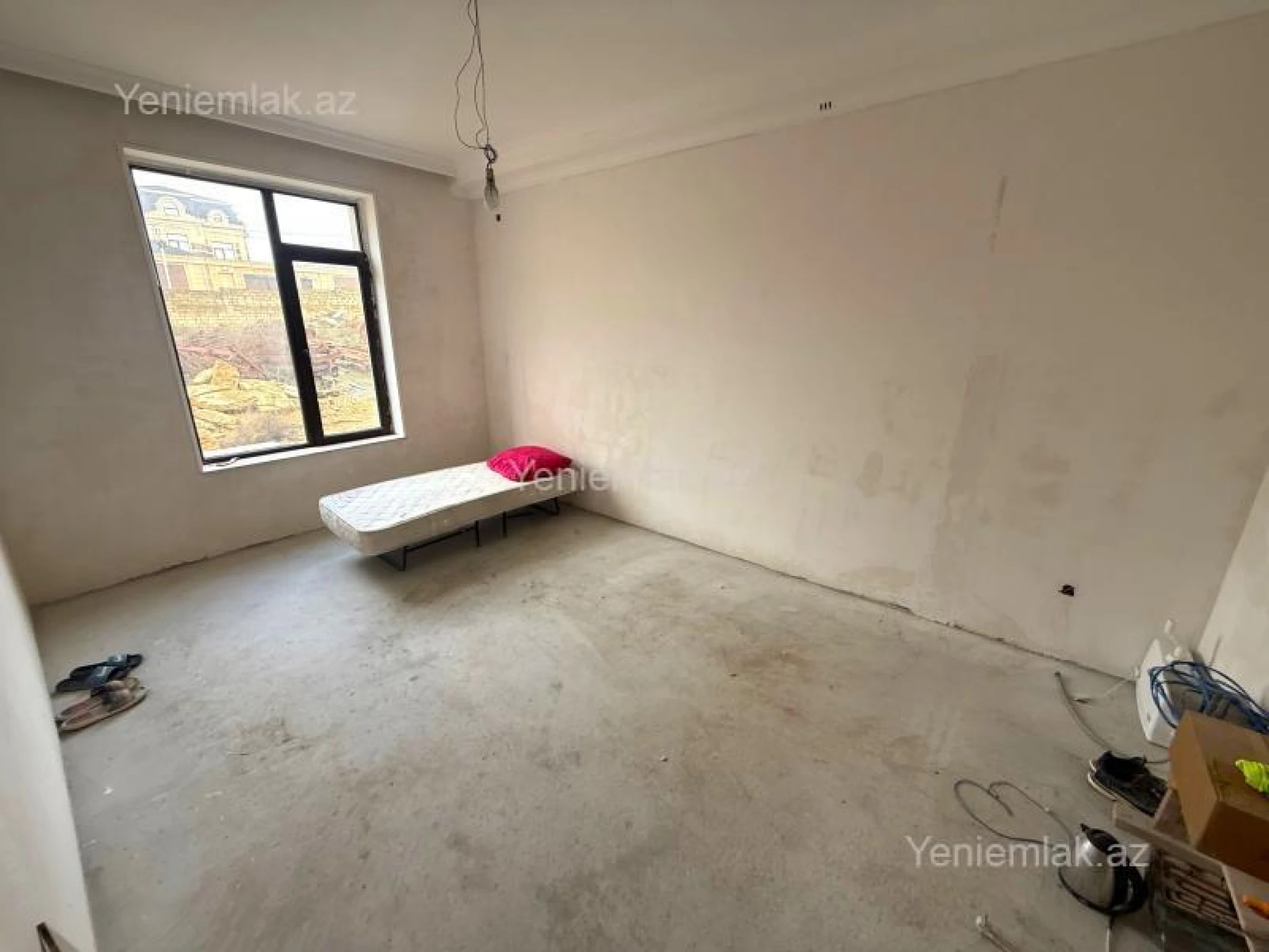 Satılır 5 otaqlı həyət evi 450 m²
