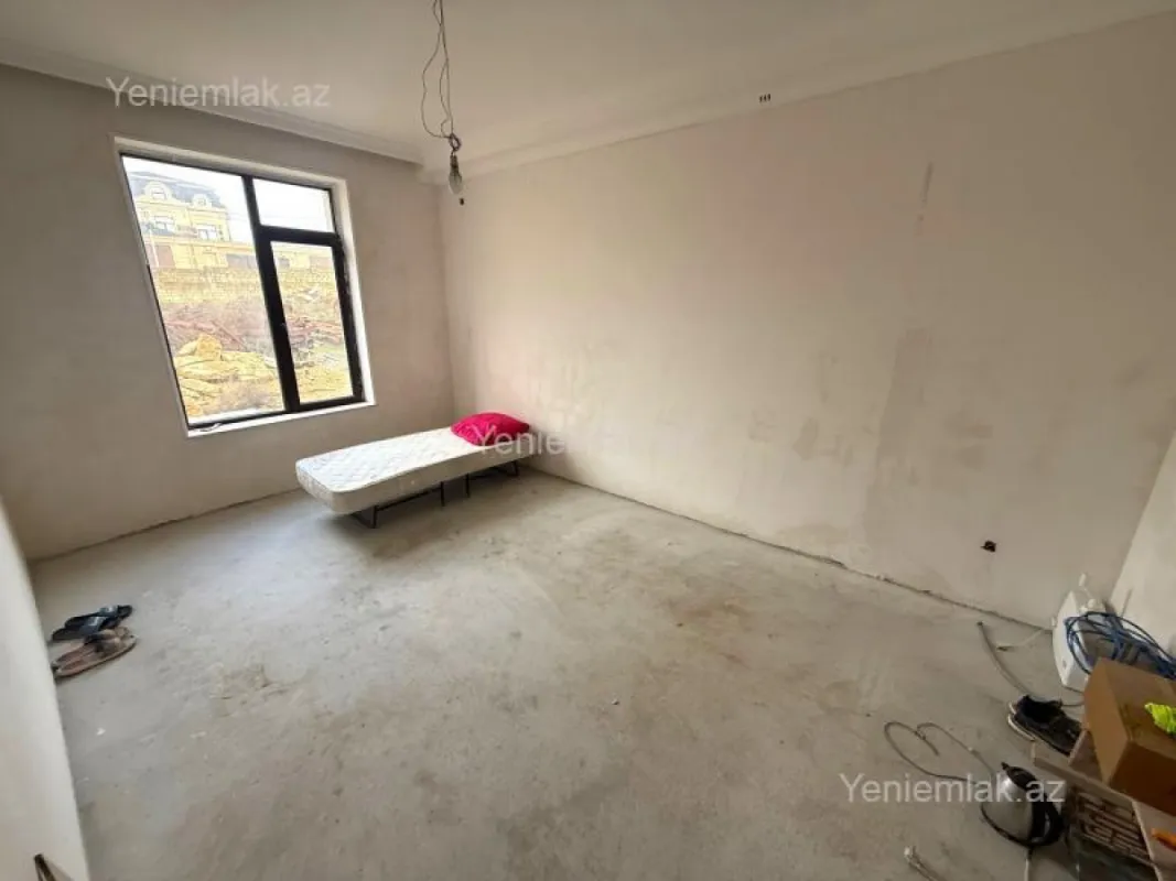 Satılır 5 otaqlı həyət evi 450 m²