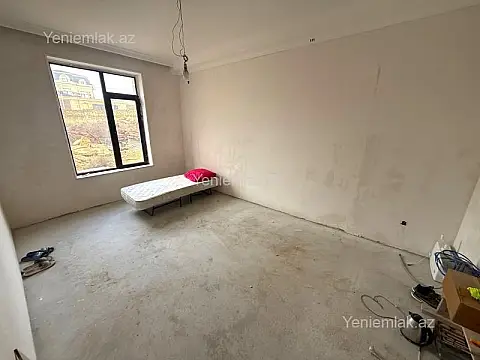 Satılır 5 otaqlı həyət evi 450 m²