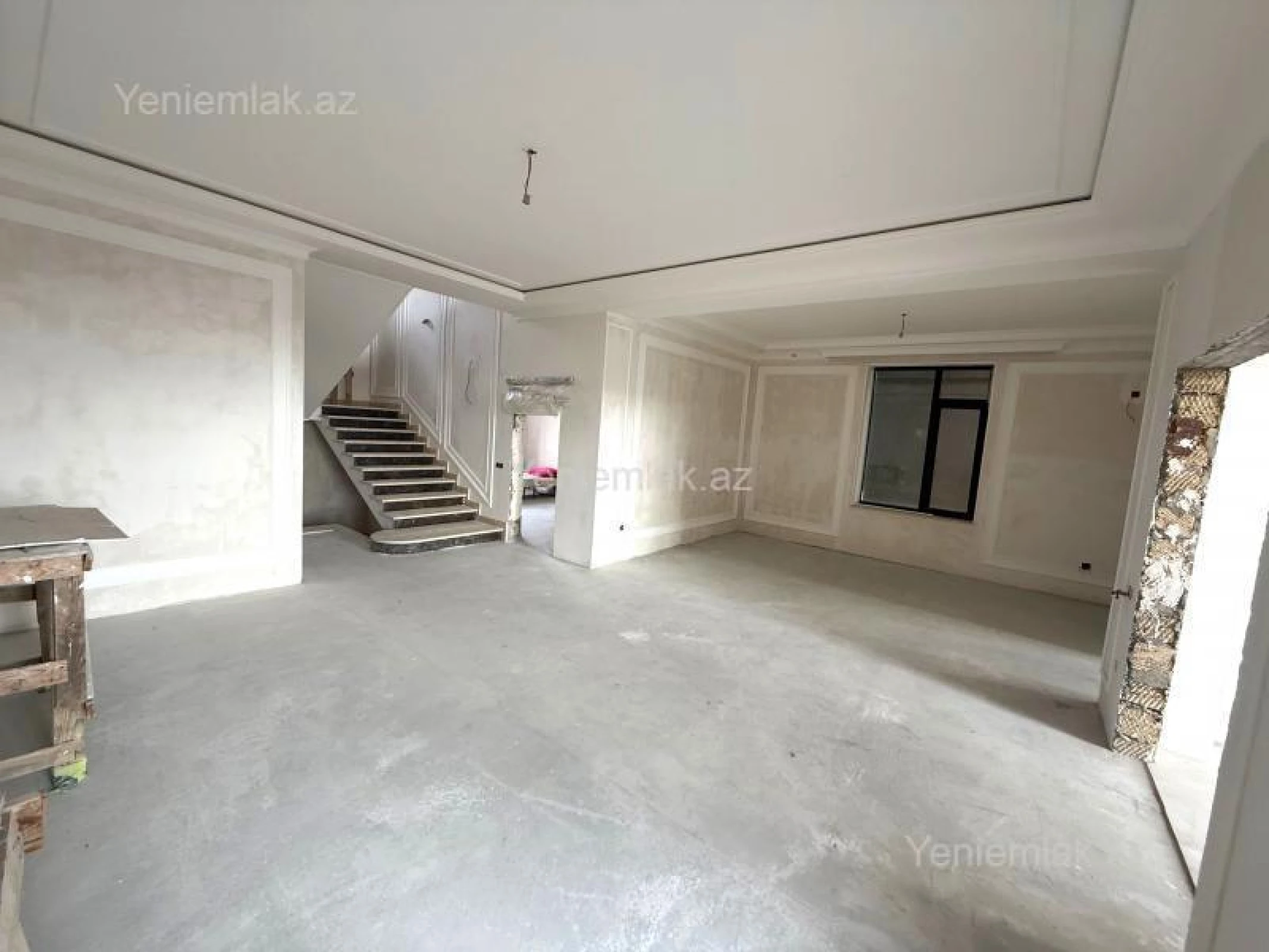 Satılır 5 otaqlı həyət evi 450 m²
