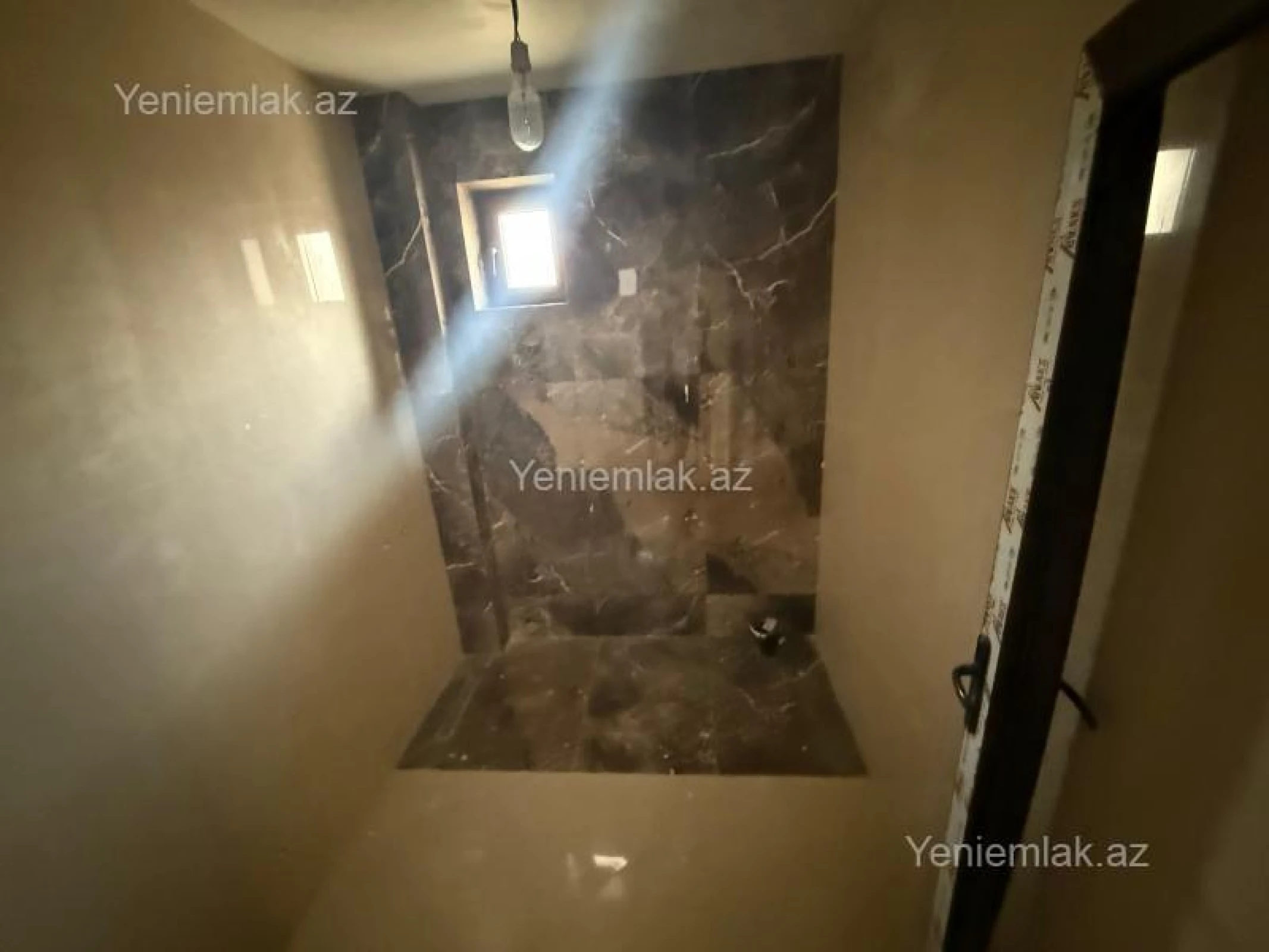 Satılır 5 otaqlı həyət evi 450 m²