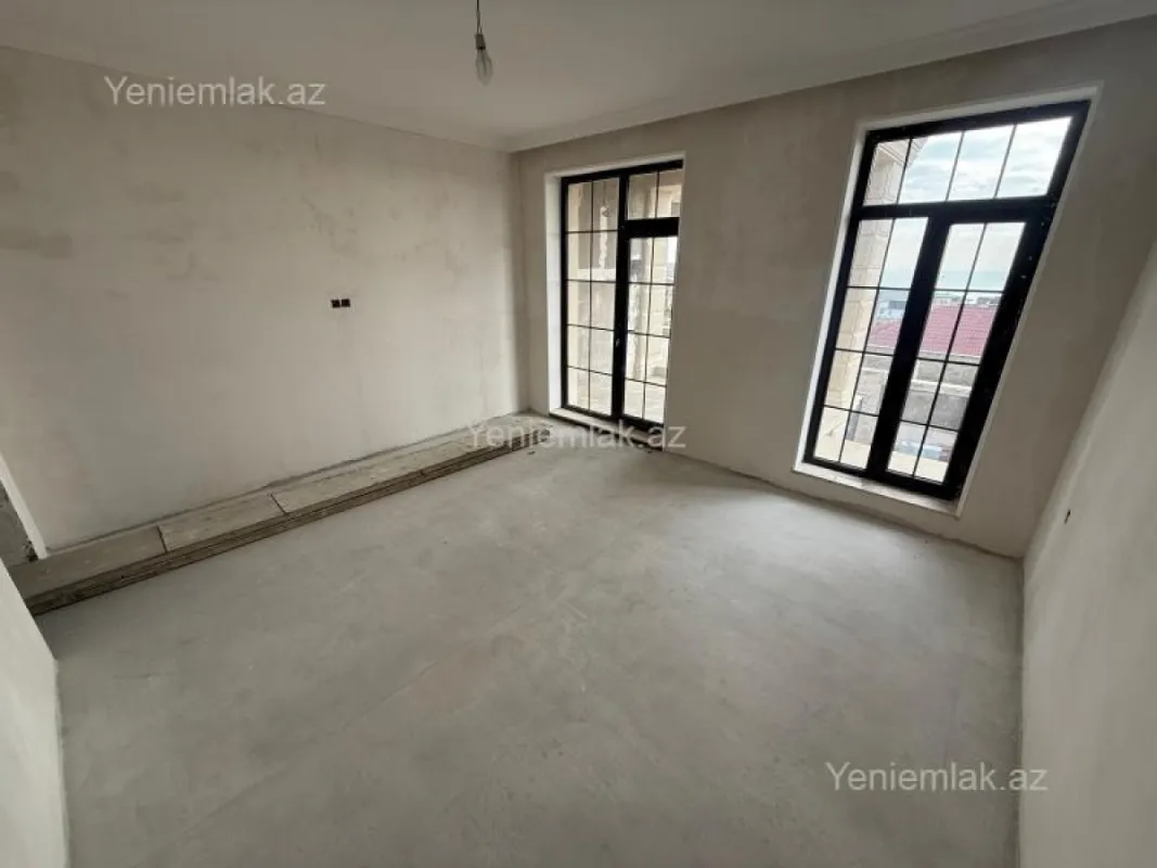 Satılır 5 otaqlı həyət evi 450 m²