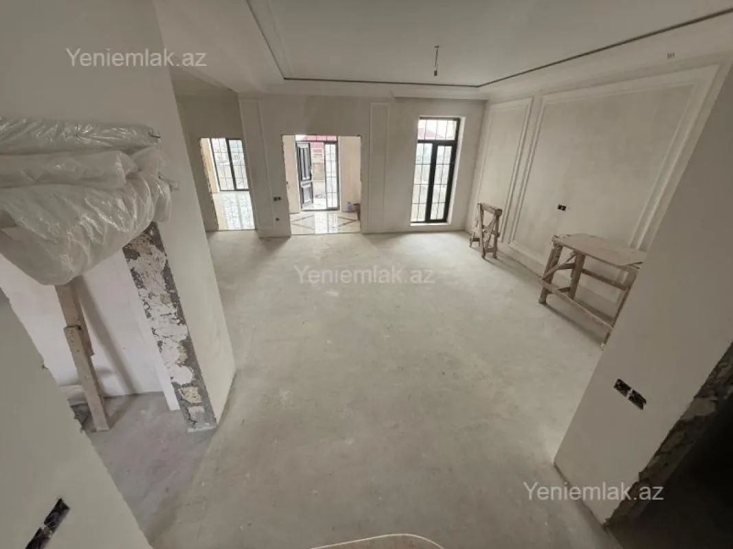 Satılır 5 otaqlı həyət evi 450 m²