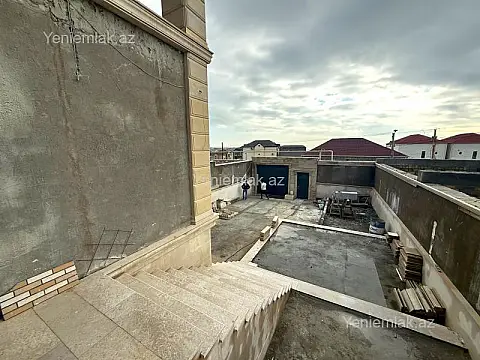 Satılır 5 otaqlı həyət evi 450 m²