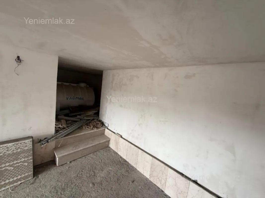 Satılır 5 otaqlı həyət evi 450 m²