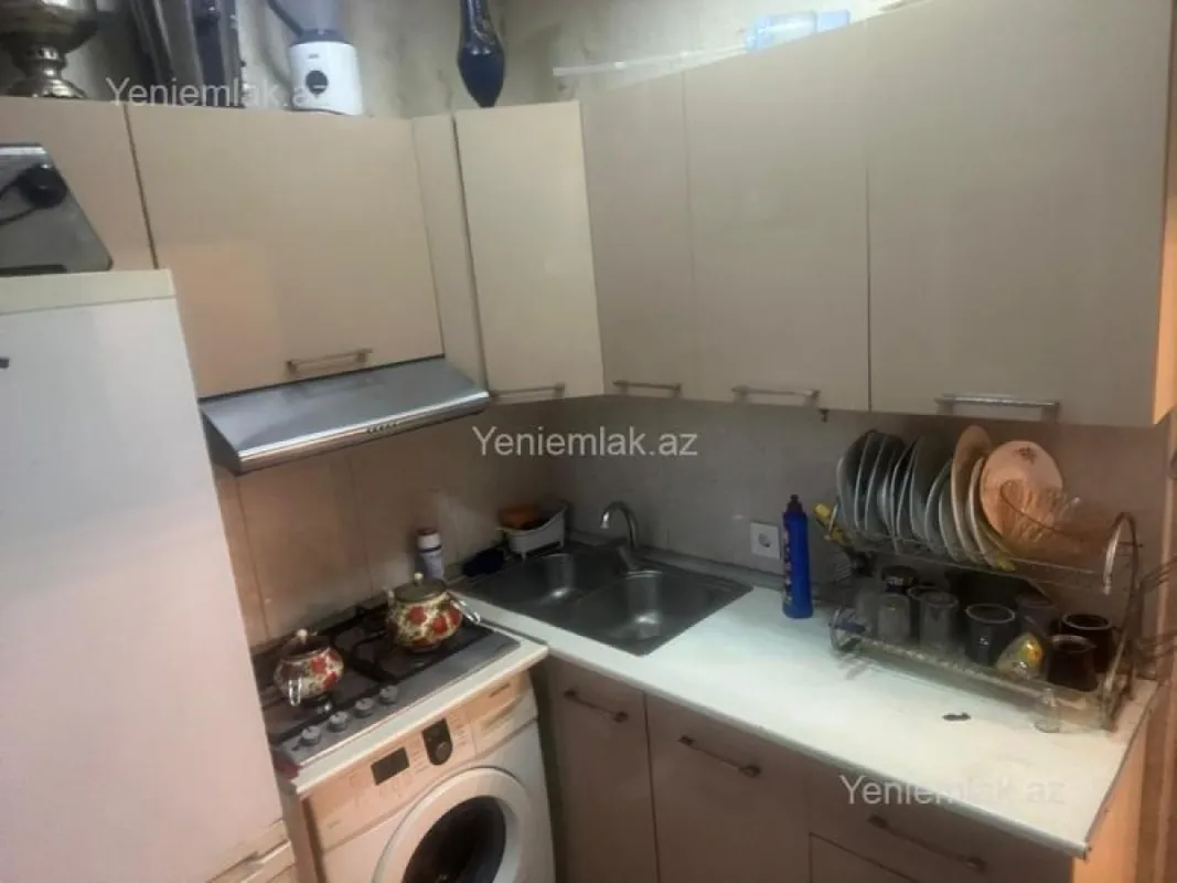 Satılır 3 otaqlı köhnə tikili 75 m²