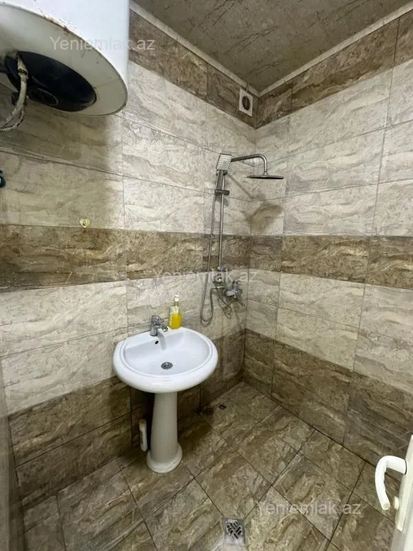Satılır 3 otaqlı köhnə tikili 75 m²