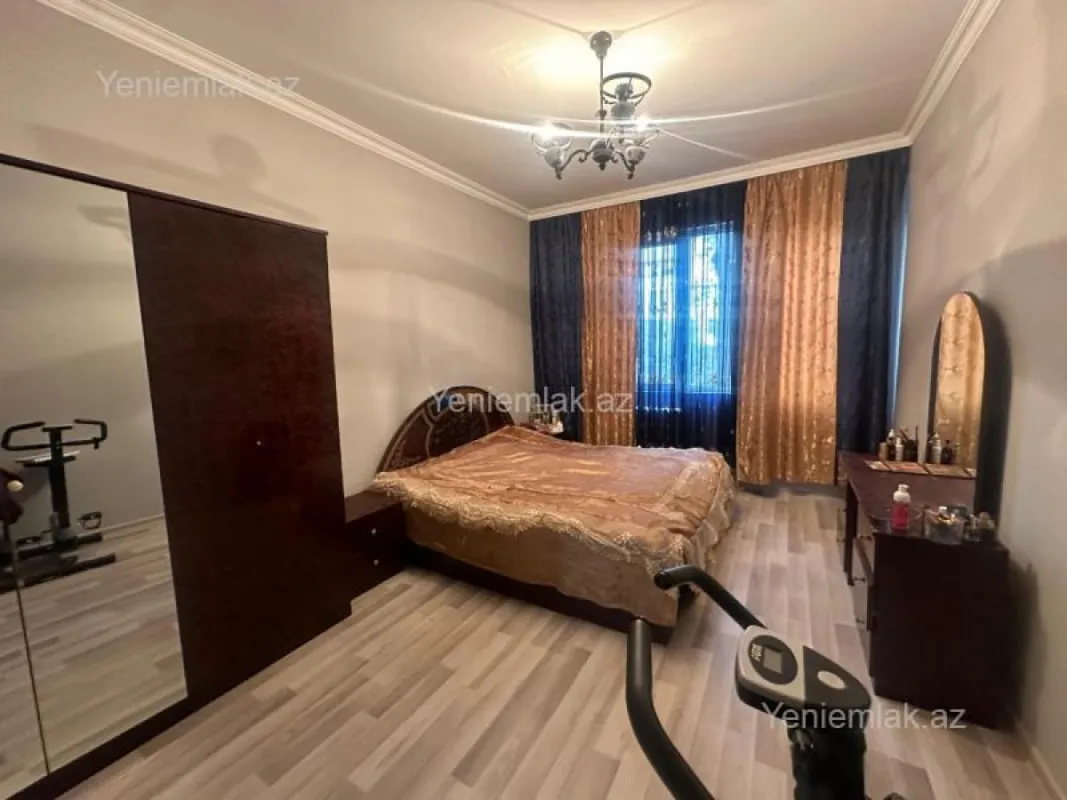 Satılır 3 otaqlı köhnə tikili 75 m²