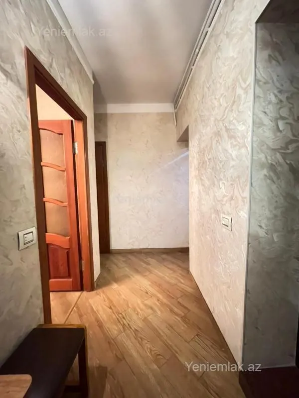Satılır 2 otaqlı köhnə tikili 64 m²