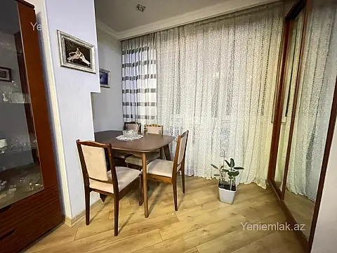 Satılır 2 otaqlı köhnə tikili 64 m²