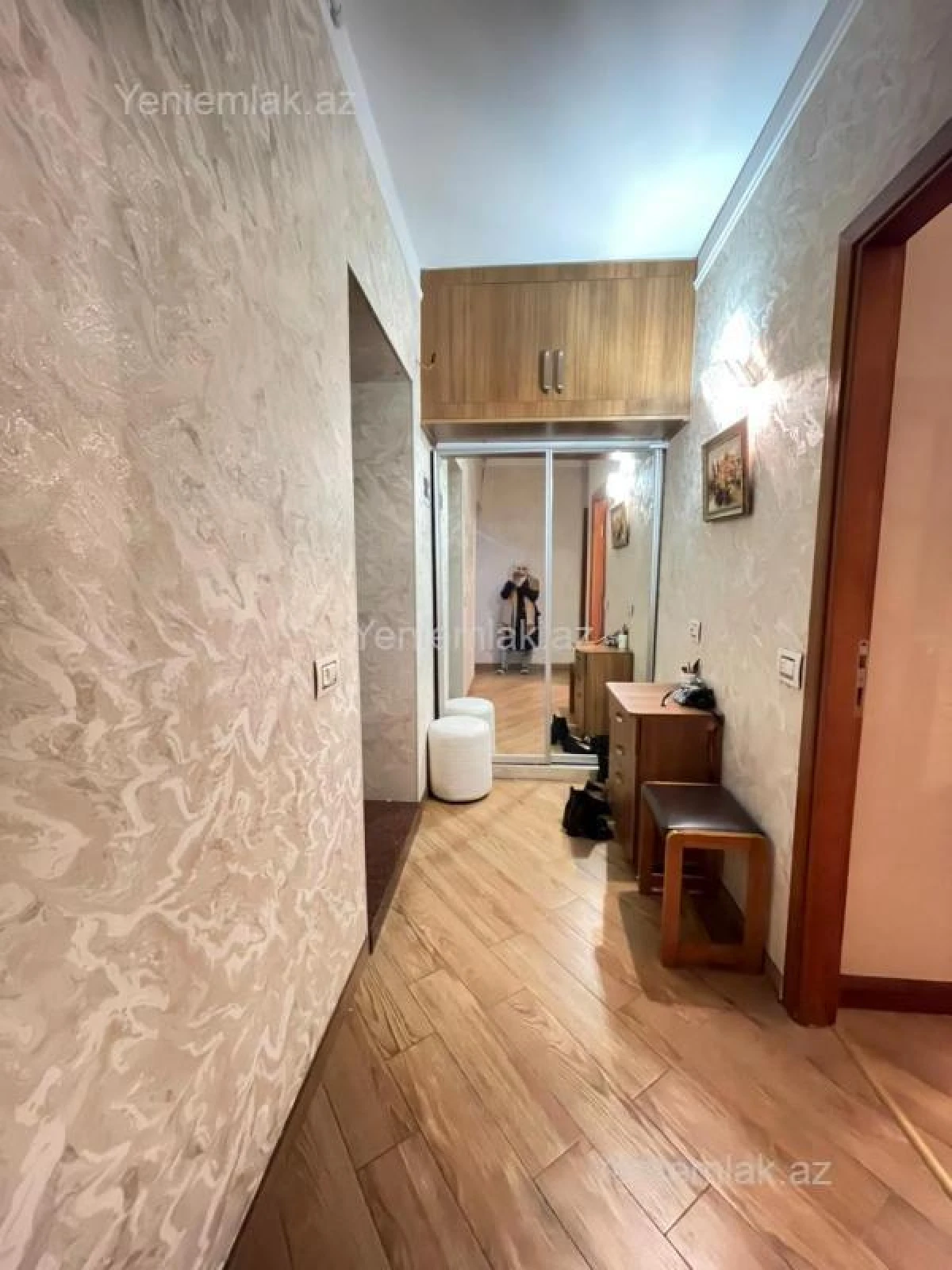 Satılır 2 otaqlı köhnə tikili 64 m²