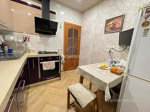 Satılır 2 otaqlı köhnə tikili 64 m²