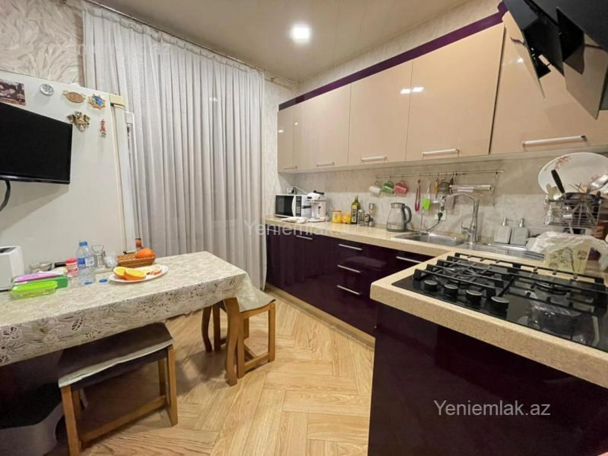 Satılır 2 otaqlı köhnə tikili 64 m²