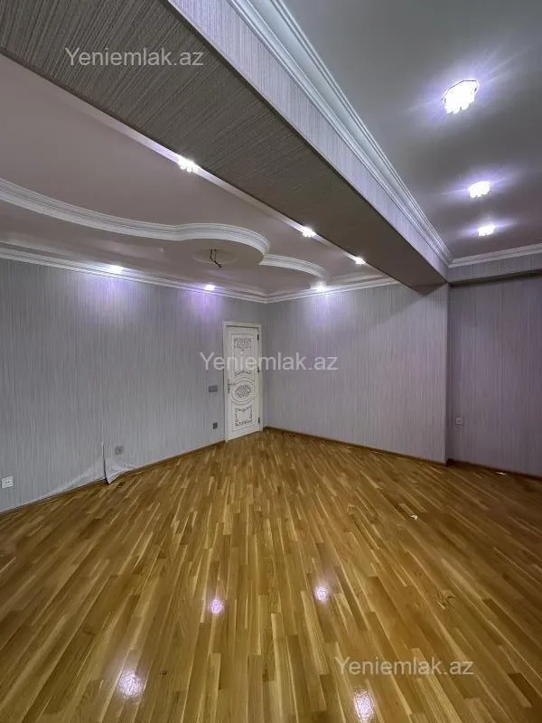 Satılır 3 otaqlı yeni tikili 110 m²