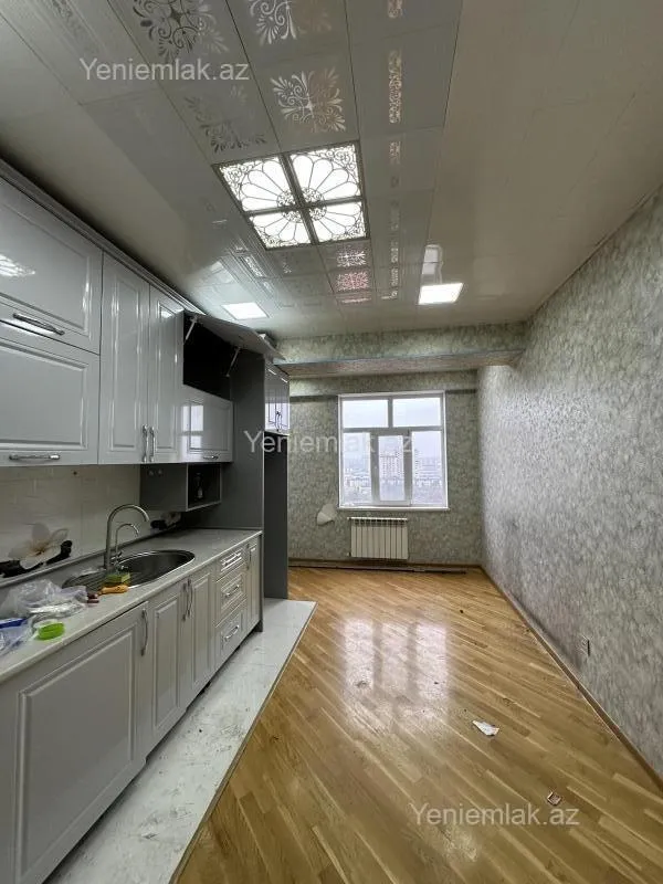Satılır 3 otaqlı yeni tikili 110 m²