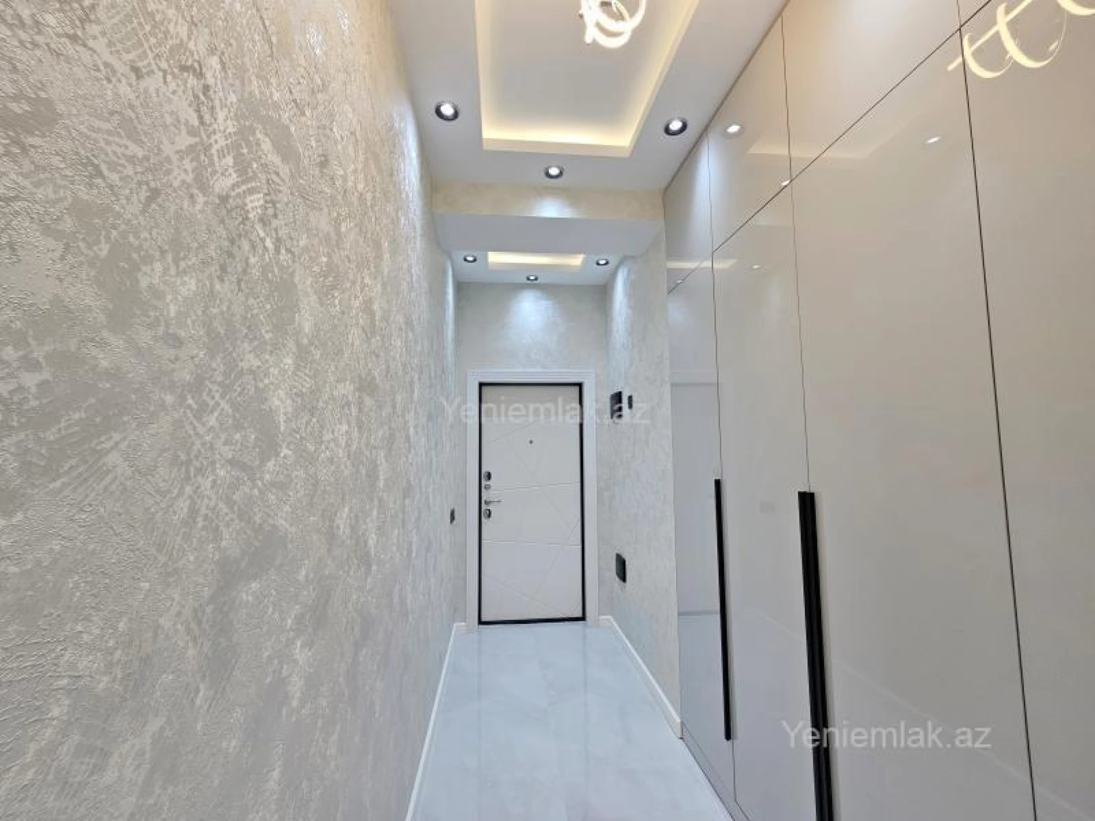 Satılır 3 otaqlı yeni tikili 79 m²