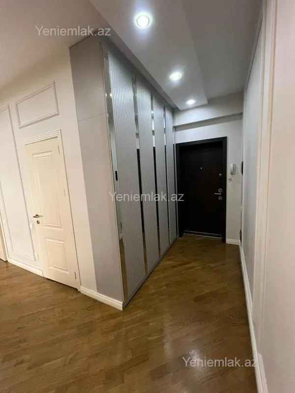 Satılır 3 otaqlı yeni tikili 141 m²