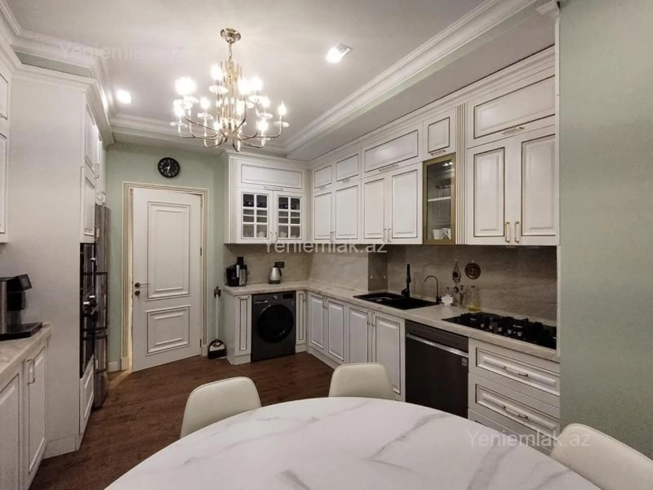 Satılır 4 otaqlı yeni tikili 160 m²