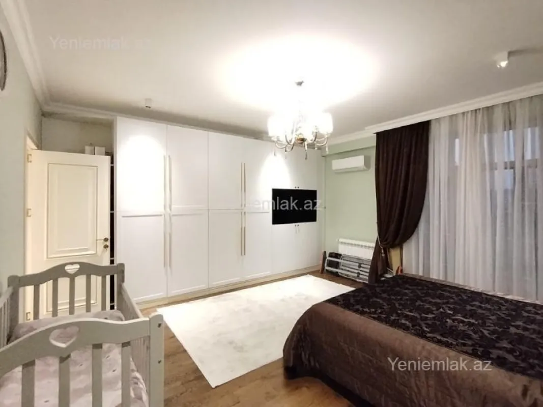 Satılır 4 otaqlı yeni tikili 160 m²