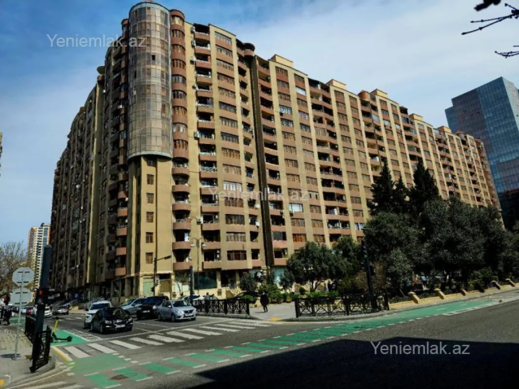 Satılır 4 otaqlı yeni tikili 160 m²
