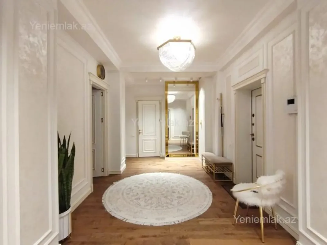 Satılır 4 otaqlı yeni tikili 160 m²