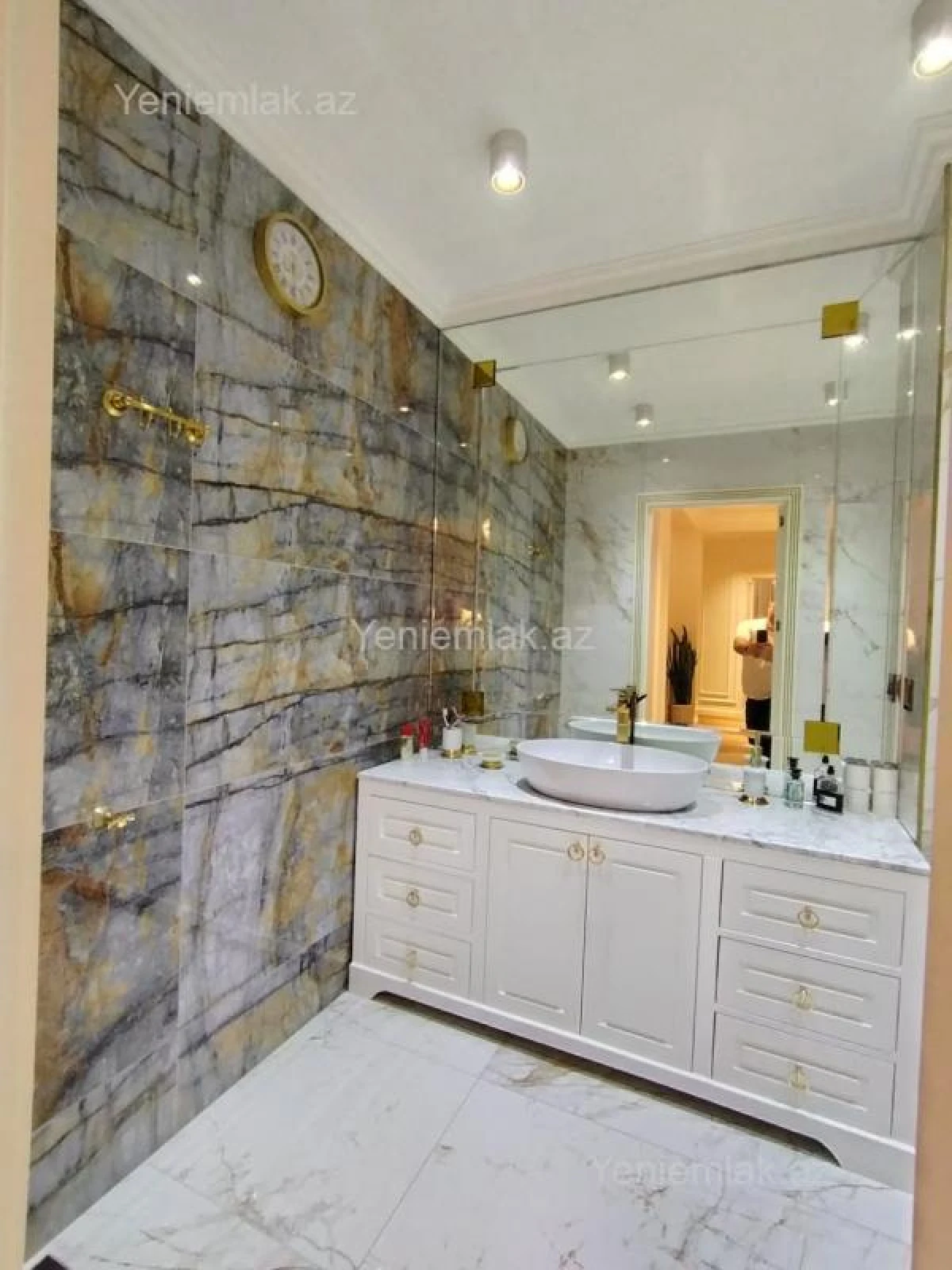 Satılır 4 otaqlı yeni tikili 160 m²