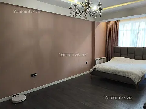 Satılır 3 otaqlı yeni tikili 130 m²